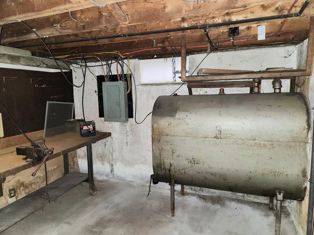 245 El Paso St, Springfield, MA 01104