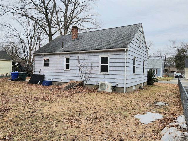 245 El Paso St, Springfield, MA 01104
