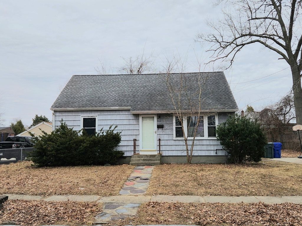 245 El Paso St, Springfield, MA 01104