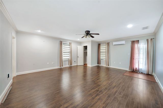 6303 E Grand Avenue, Dallas, TX 75223