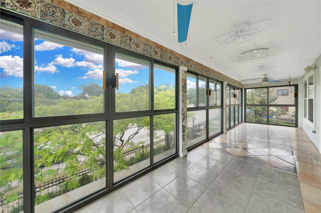 6303 E Grand Avenue, Dallas, TX 75223