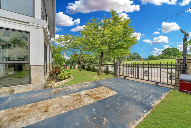 6303 E Grand Avenue, Dallas, TX 75223