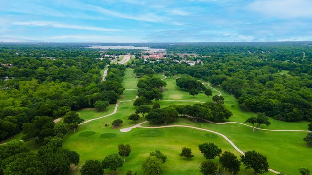 6303 E Grand Avenue, Dallas, TX 75223