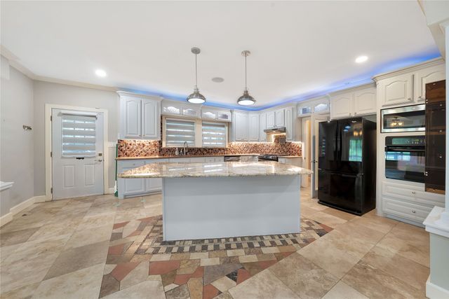 6303 E Grand Avenue, Dallas, TX 75223