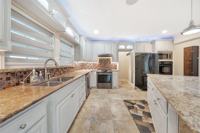 6303 E Grand Avenue, Dallas, TX 75223