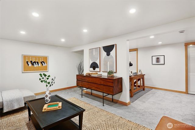 7525 17th Avenue NW, Seattle, WA 98117