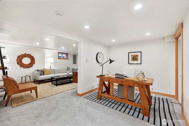 7525 17th Avenue NW, Seattle, WA 98117