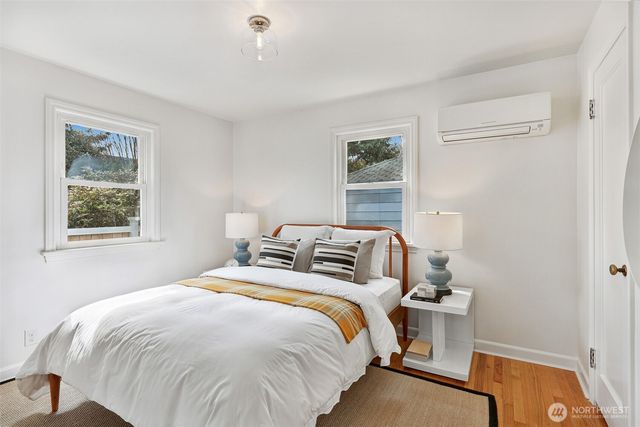 7525 17th Avenue NW, Seattle, WA 98117