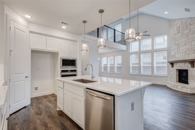 1435 Eden Valleywood Way, Arlington, TX 76005