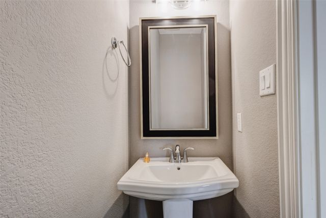 1435 Eden Valleywood Way, Arlington, TX 76005