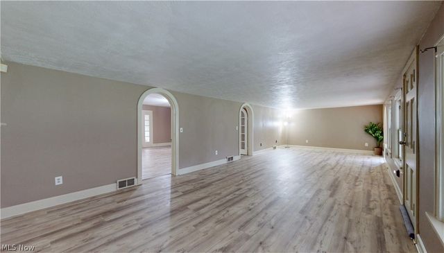 5873 Wadsworth Road, Medina, OH 44256