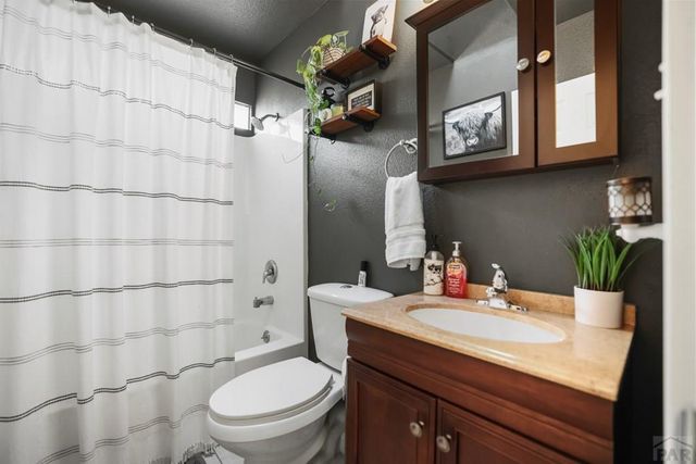 164 E Palmer Lake Dr, Pueblo West, CO 81007