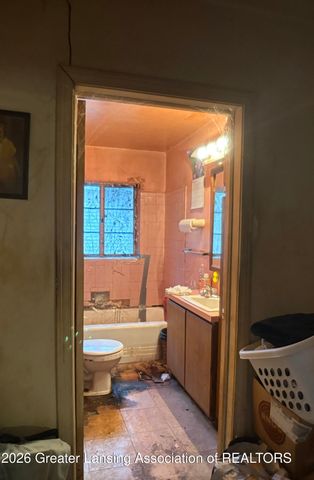 4015 N Grand River Avenue, Lansing, MI 48906