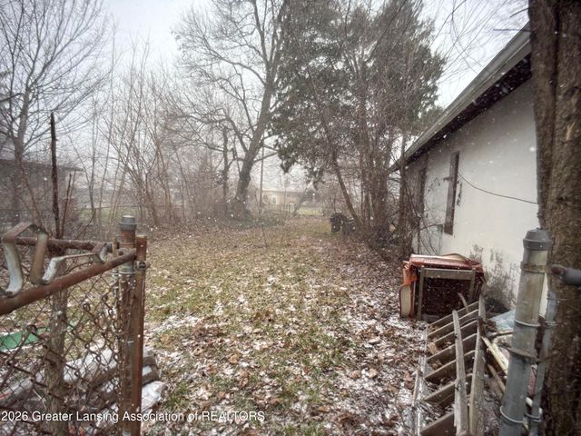 4015 N Grand River Avenue, Lansing, MI 48906