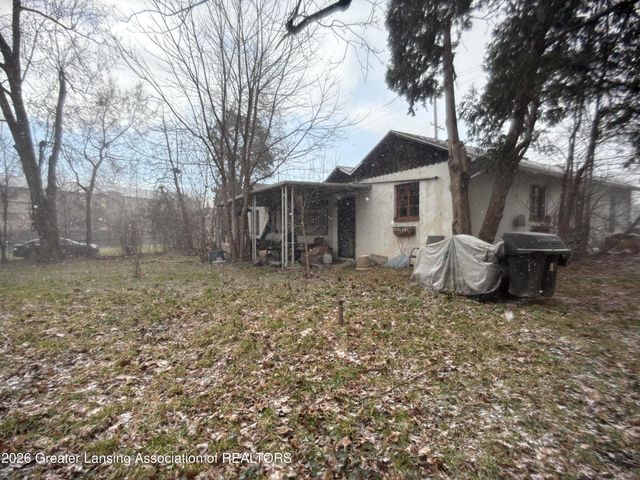 4015 N Grand River Avenue, Lansing, MI 48906