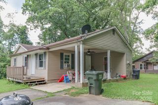 412 W Chestnut Drive, Hendersonville, NC 28739