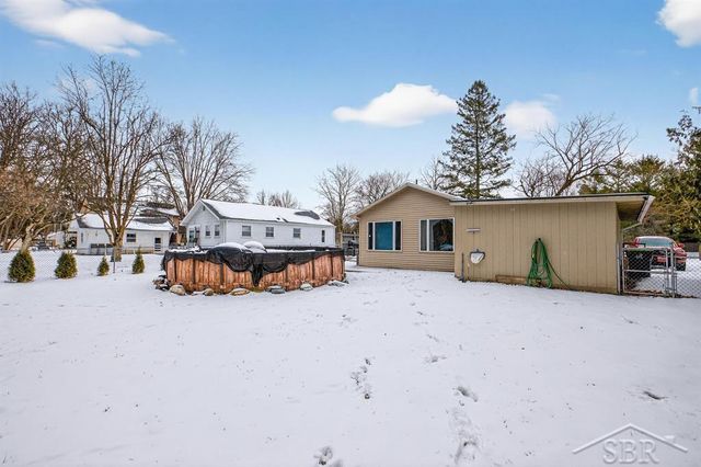 5801 Sturgeon Avenue, Midland, MI 48640