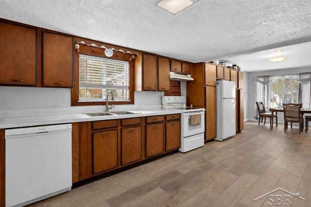 5801 Sturgeon Avenue, Midland, MI 48640