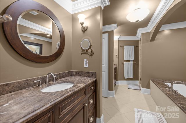 6800 Augustine Way, Charlotte, NC 28270