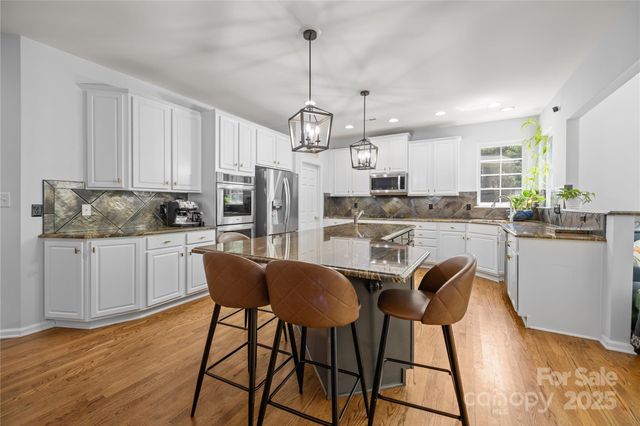 6800 Augustine Way, Charlotte, NC 28270