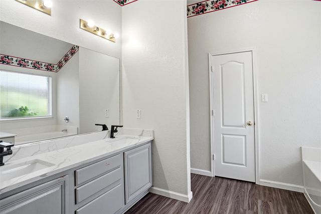7103 Greenspoint Drive, Arlington, TX 76001