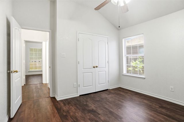 7103 Greenspoint Drive, Arlington, TX 76001