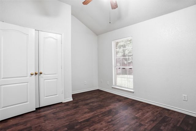 7103 Greenspoint Drive, Arlington, TX 76001