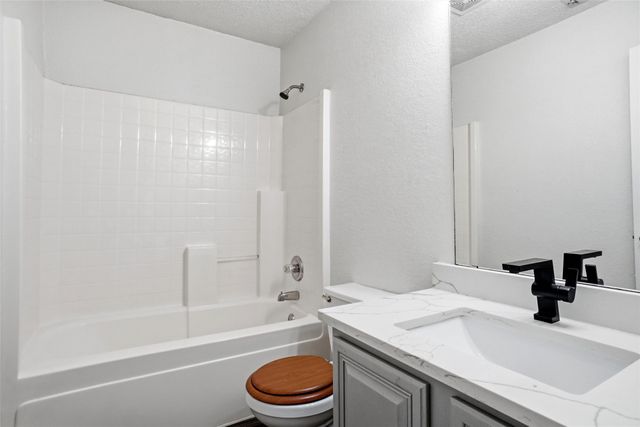 7103 Greenspoint Drive, Arlington, TX 76001