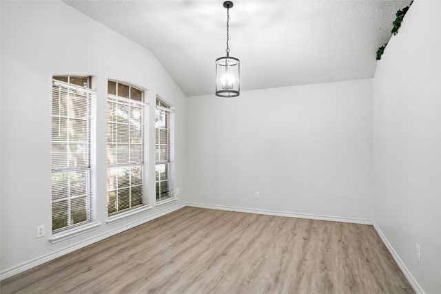 7103 Greenspoint Drive, Arlington, TX 76001