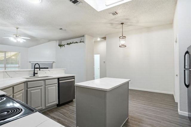 7103 Greenspoint Drive, Arlington, TX 76001