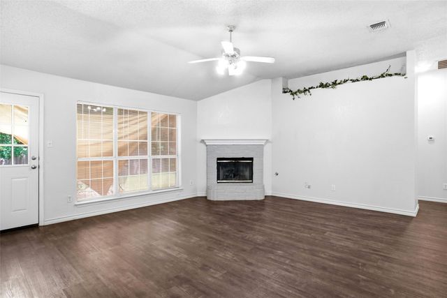 7103 Greenspoint Drive, Arlington, TX 76001