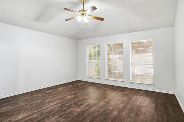 7103 Greenspoint Drive, Arlington, TX 76001