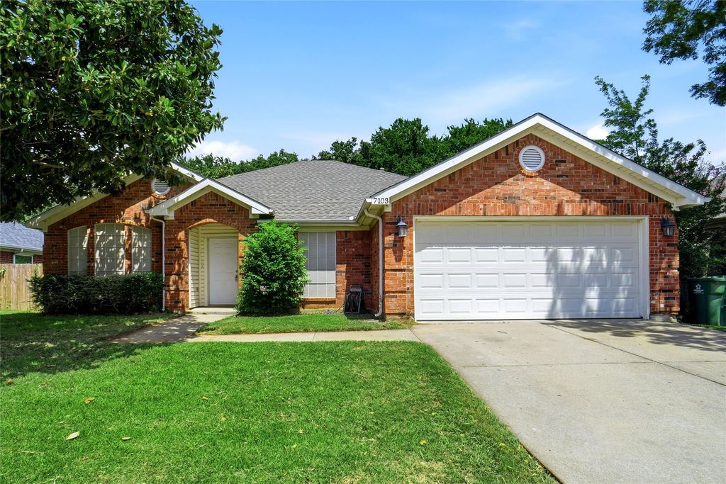 7103 Greenspoint Drive, Arlington, TX 76001