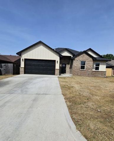 217 N Morgan Drive, Moore, OK 73160