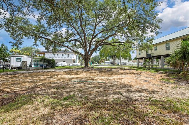 6134 ISLAND DRIVE, Weeki Wachee, FL 34607