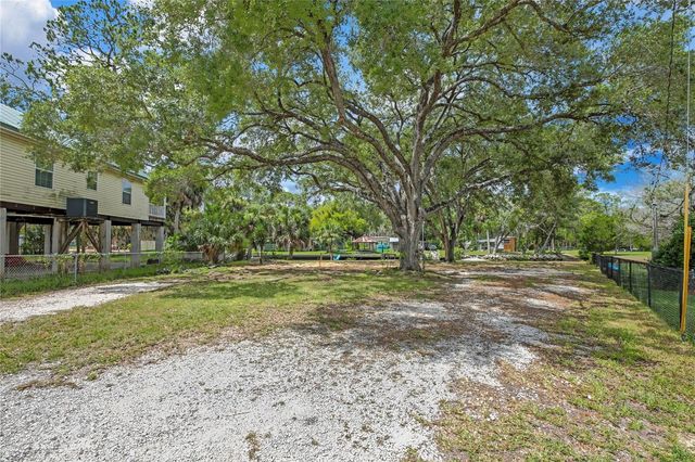 6134 ISLAND DRIVE, Weeki Wachee, FL 34607
