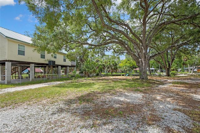 6134 ISLAND DRIVE, Weeki Wachee, FL 34607