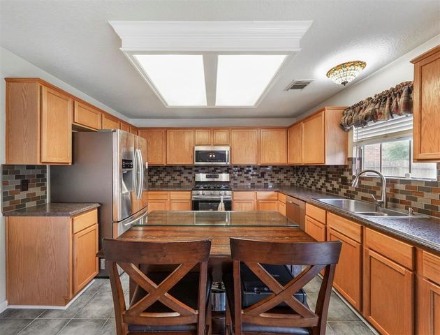 25719 Bearborough Drive, Spring, TX 77386