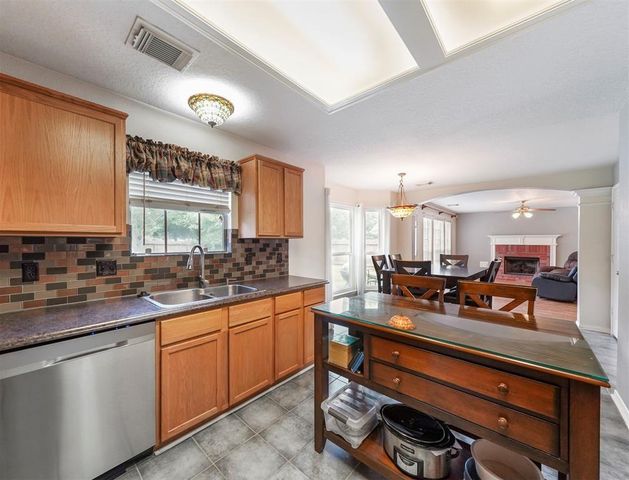 25719 Bearborough Drive, Spring, TX 77386