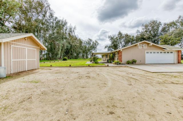 16036 S Del Rey Avenue, Kingsburg, CA 93631