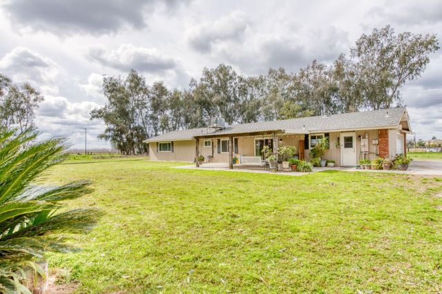 16036 S Del Rey Avenue, Kingsburg, CA 93631