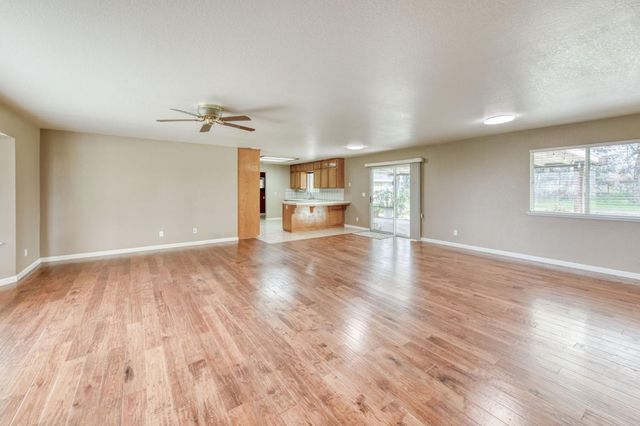 16036 S Del Rey Avenue, Kingsburg, CA 93631