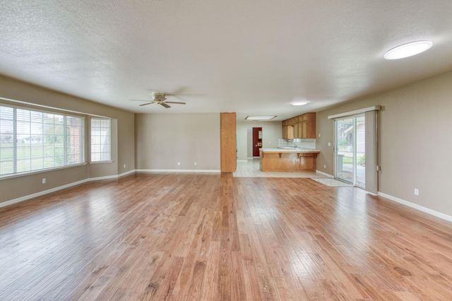 16036 S Del Rey Avenue, Kingsburg, CA 93631