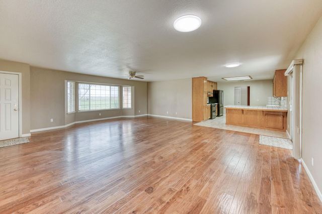 16036 S Del Rey Avenue, Kingsburg, CA 93631