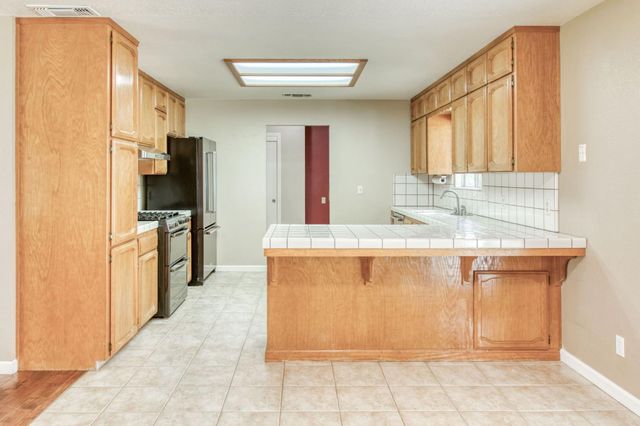 16036 S Del Rey Avenue, Kingsburg, CA 93631