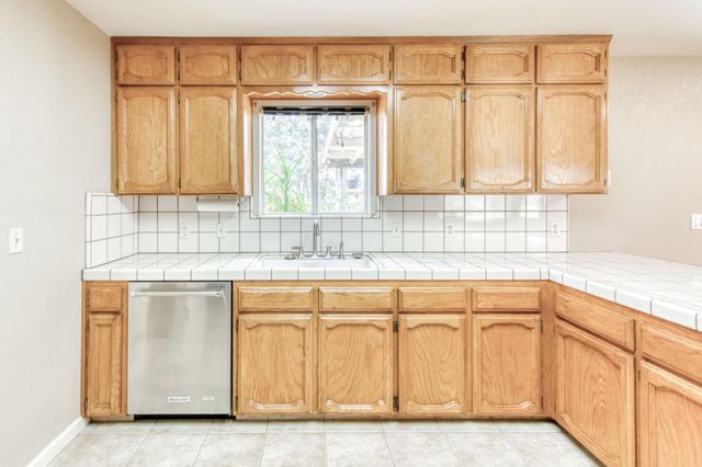 16036 S Del Rey Avenue, Kingsburg, CA 93631