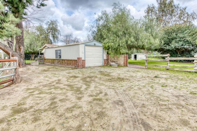 16036 S Del Rey Avenue, Kingsburg, CA 93631