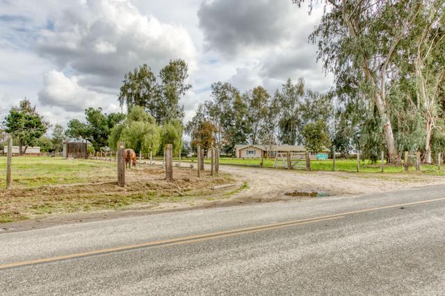 16036 S Del Rey Avenue, Kingsburg, CA 93631