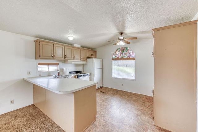 16036 S Del Rey Avenue, Kingsburg, CA 93631