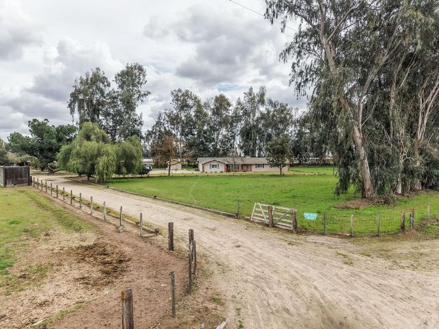 16036 S Del Rey Avenue, Kingsburg, CA 93631
